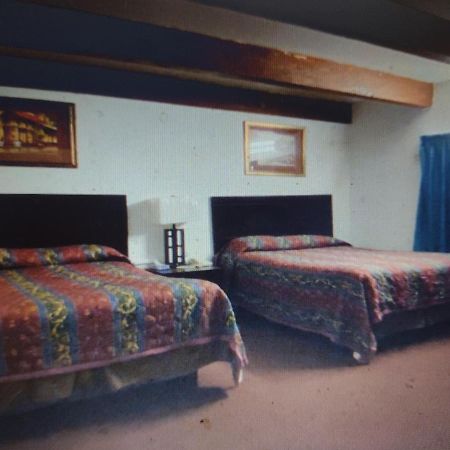 Budget Inn & Suites -Super-Ice Cold Spotless Rooms- Door-To-Door Lit Parking & Lowest Price Plus Hbo Max,Spanish Tv, Internet Free!! Freer Esterno foto