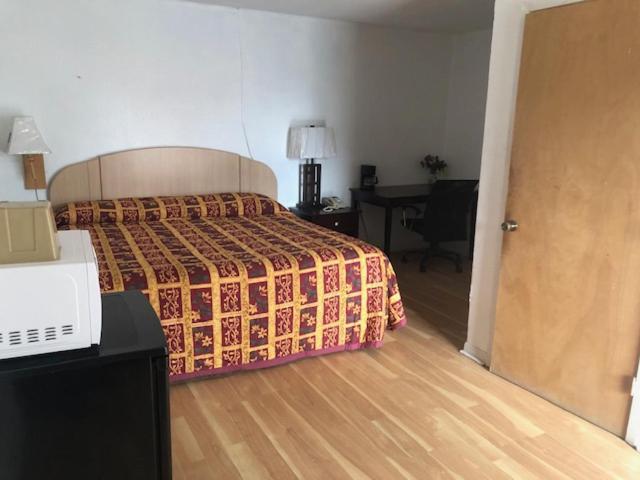 Budget Inn & Suites -Super-Ice Cold Spotless Rooms- Door-To-Door Lit Parking & Lowest Price Plus Hbo Max,Spanish Tv, Internet Free!! Freer Esterno foto